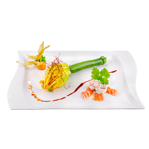 Gefüllte Zucchini-Blüte mit Lachs-Frischkäse-Füllung